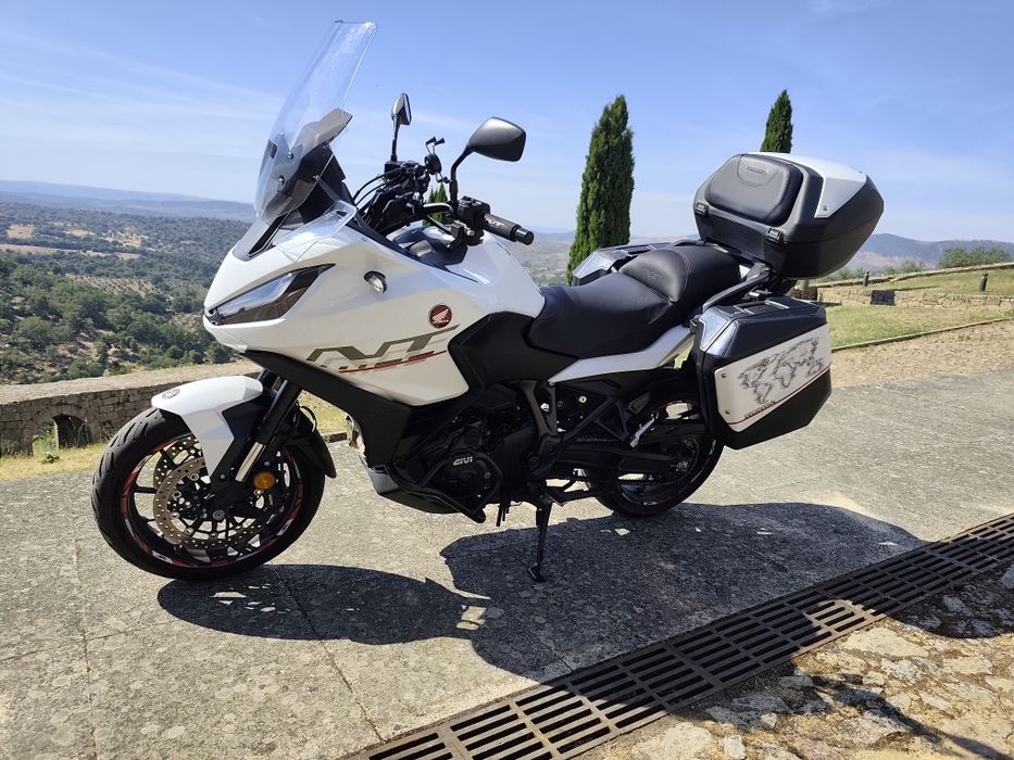 Honda NT 1100 DCT (mudanças automáticas)
