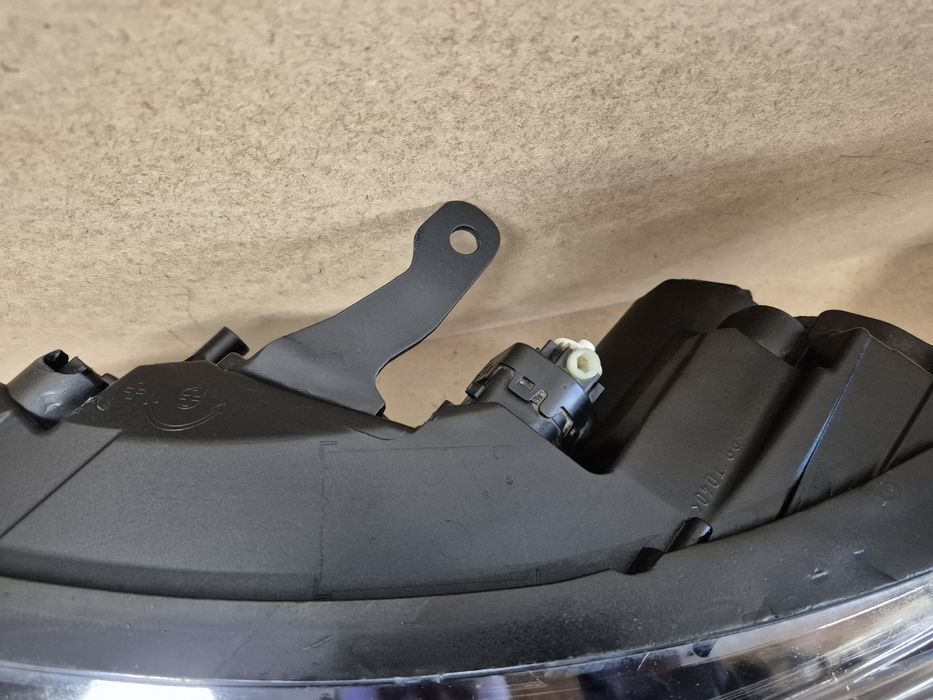 Lampa reflektor renault kadjar lewy europa