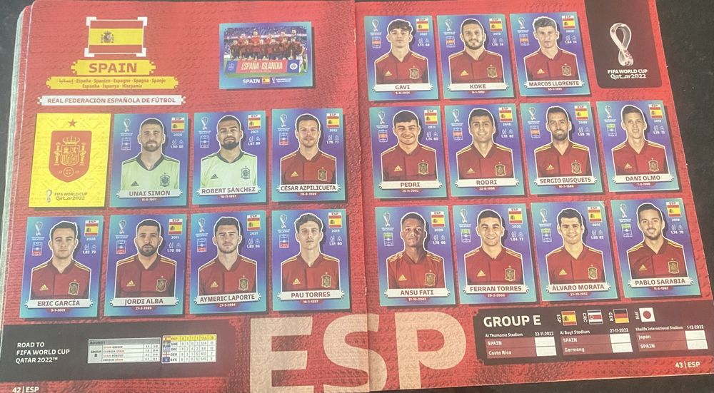 Album da copa 2022 quase completo + 120 cartas  sem repetidas