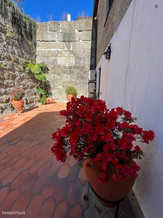 Apartamento com 2 quartos - localizado em Guimaraes