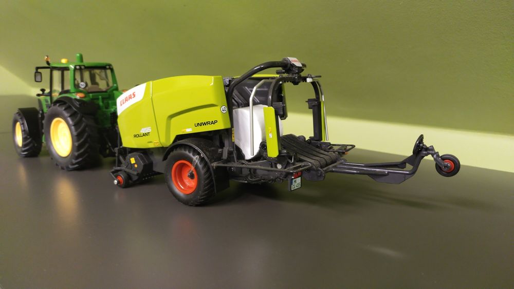 Wiking prasoowijarka Claas jak siku Britains 1 32