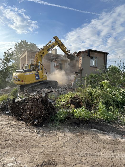 Wyburzenia rozbiórki budynków,Hal magazynowych koparka koparkoladowark