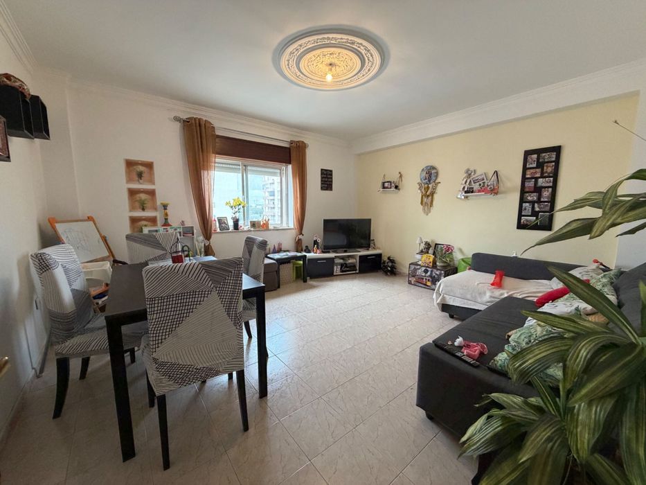 Apartamento T2 com Varanda Carregado