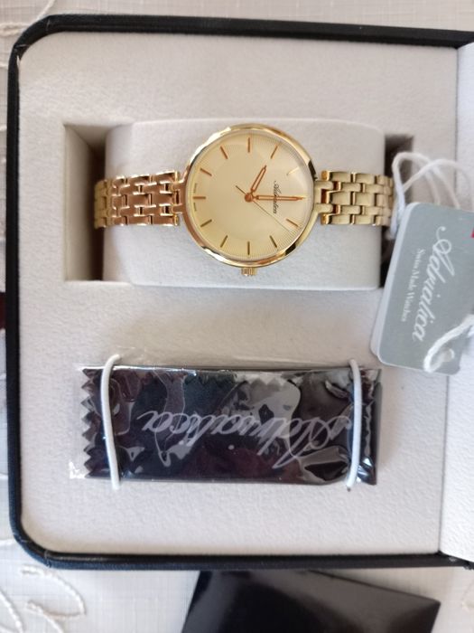 Zegarek damski ADRIATICA A3763.1111Q złoty