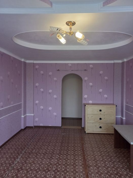 Продам 3-кімнатну квартиру 68,1 м², Вараш