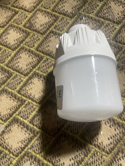 Лампочка акумуляторна допоможе при блекауті