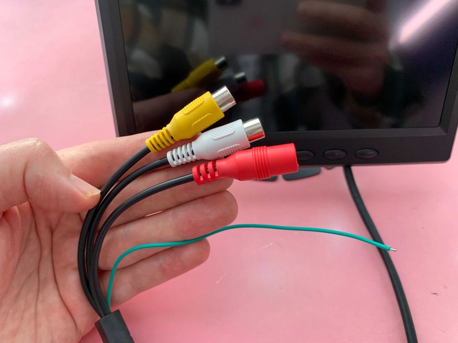 Очень качественный AHD монитор с QLED матрицей