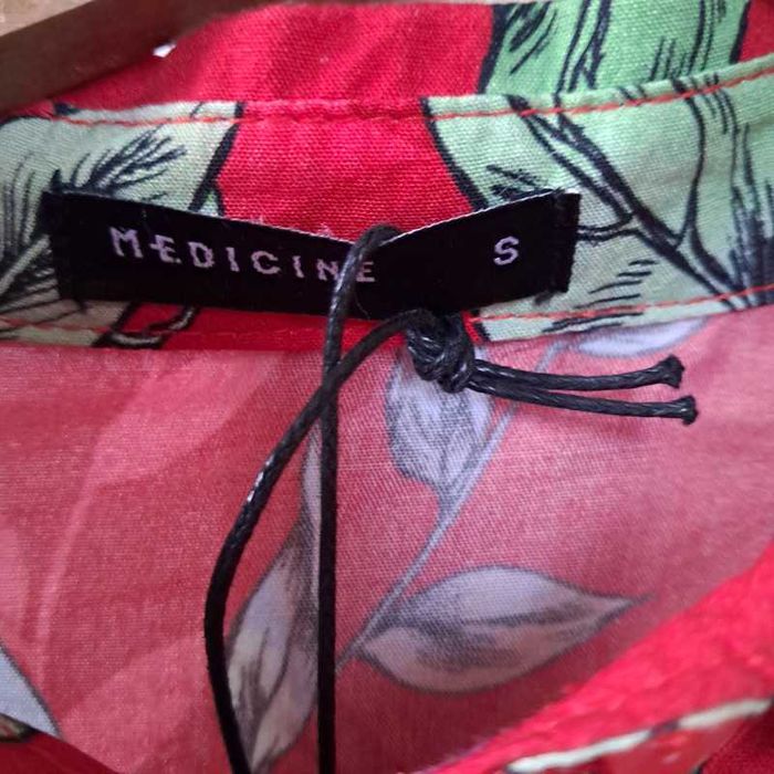 Nowa damska czerwona bluzka 100% wiskoza kwiaty ptaki Medicine 36 S