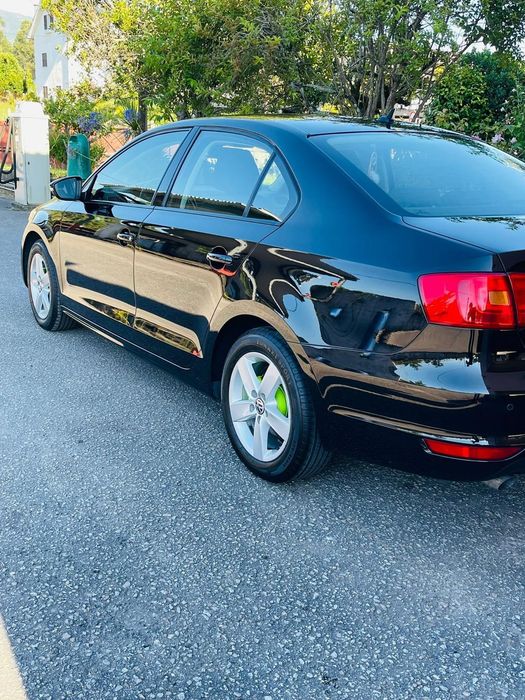 Volkswagen Jetta — fotografia 2