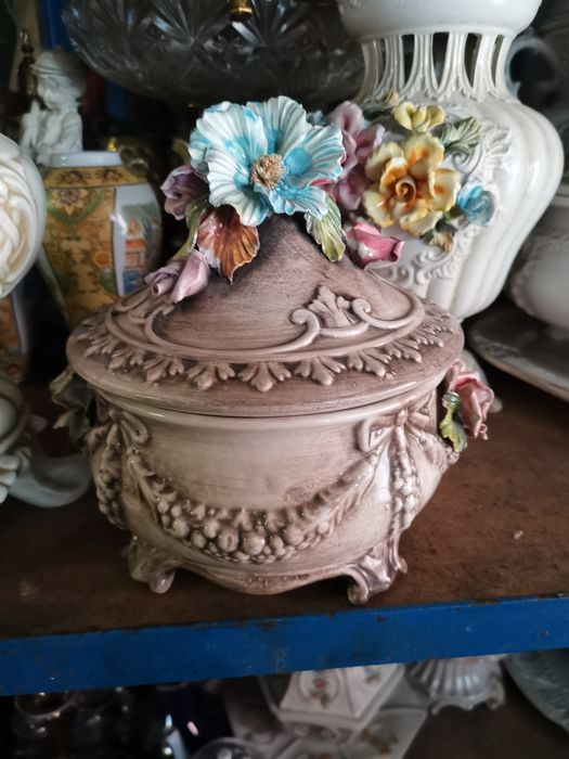 Waza amfora Capodimonte kwiaty