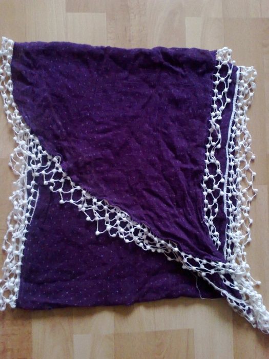Wiosenno-jesienny fioletowy szalik Stradivarius apaszka chusta chustka