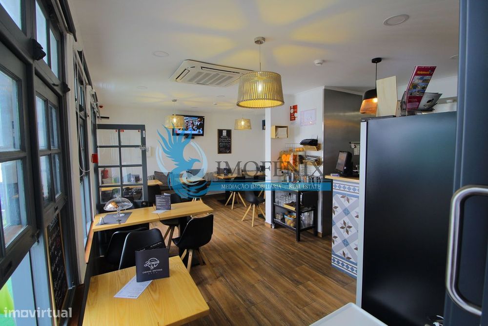 Restaurante para venda, com um apartamento renovado em Duplex, por cim