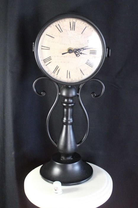 Relógio de mesa decorativo Duplo com movimento quartz, estilo antigo.