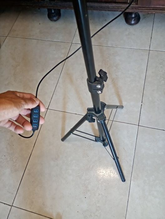 Tripé com anel de luz