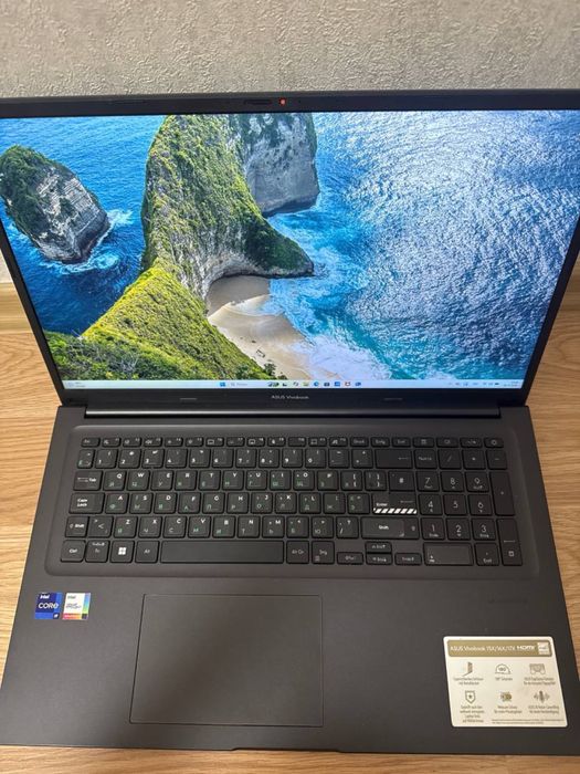 Продам ноутбук  Asus Vivobook 17 x Coral 9