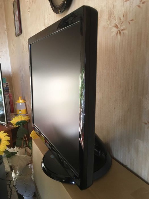 Samsung 961BF монитор