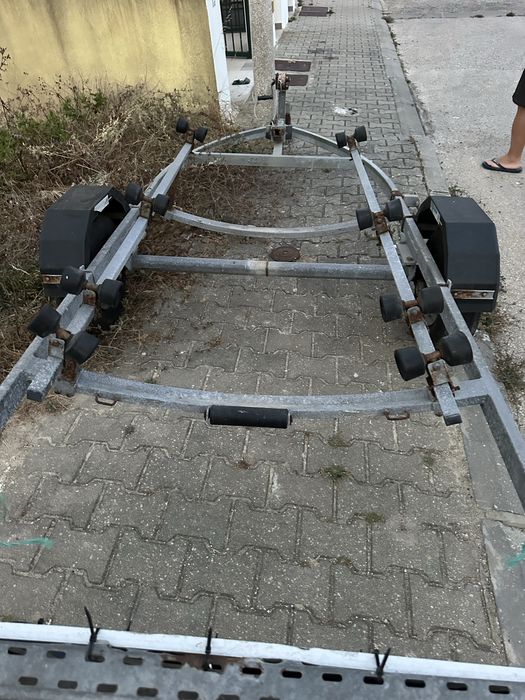 Vendo atrelado para barco ou mota de agua