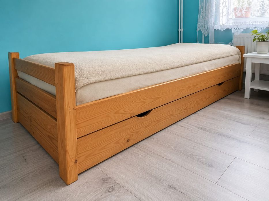 Łóżko sosna z materacem 90x200