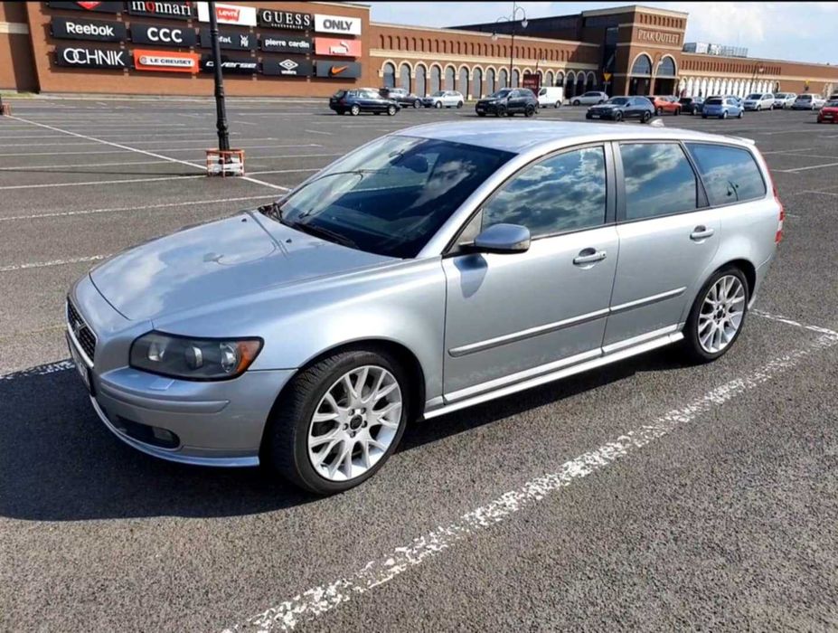 VOLVO V50 T5 R-Design 2.5 Turbo 220KM LPG Automat 4x4