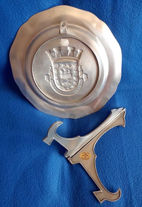Tin Decorative Plate and Stand Set425336051976130563