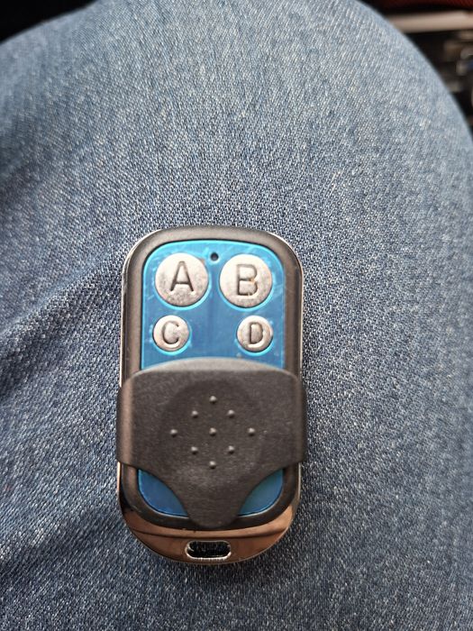Comando de portão automático frequência  433 novo.