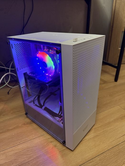 Nowy komputer zestaw monitor+klawiatura+mysz bialy