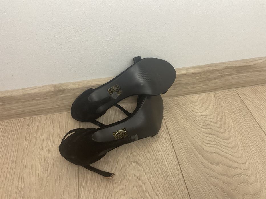 PrettyLittleThing sandały na obcasie 39 czarne eleganckie jak nowe