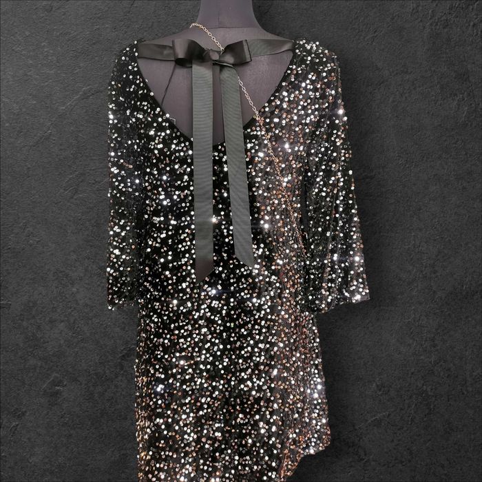 Sukienka welurowa z cekinami