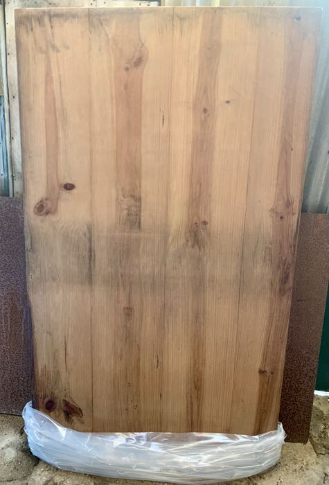 Placa antiga em madeira de pinho