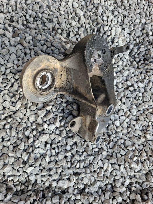 Łapa prawa mocowanie silnika audi a6 c6 3.0tdi asb 4f0,199,352m