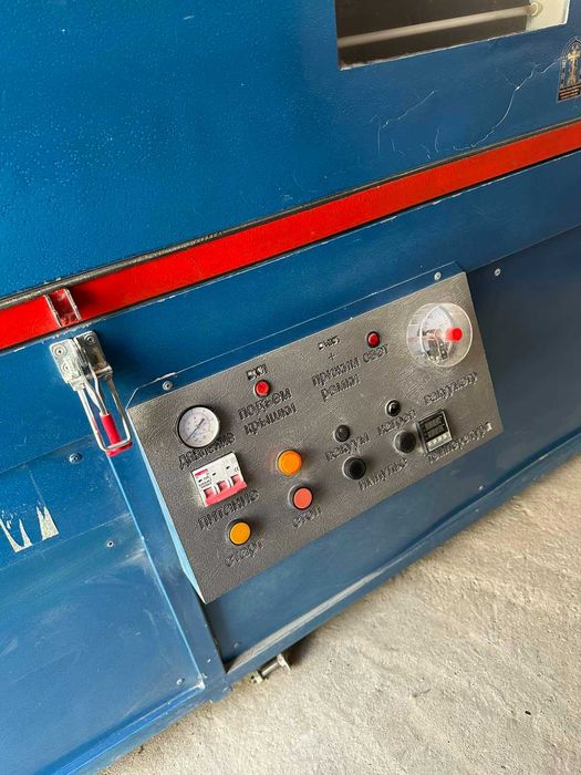 Вакуумний прес для ламінування фасадів