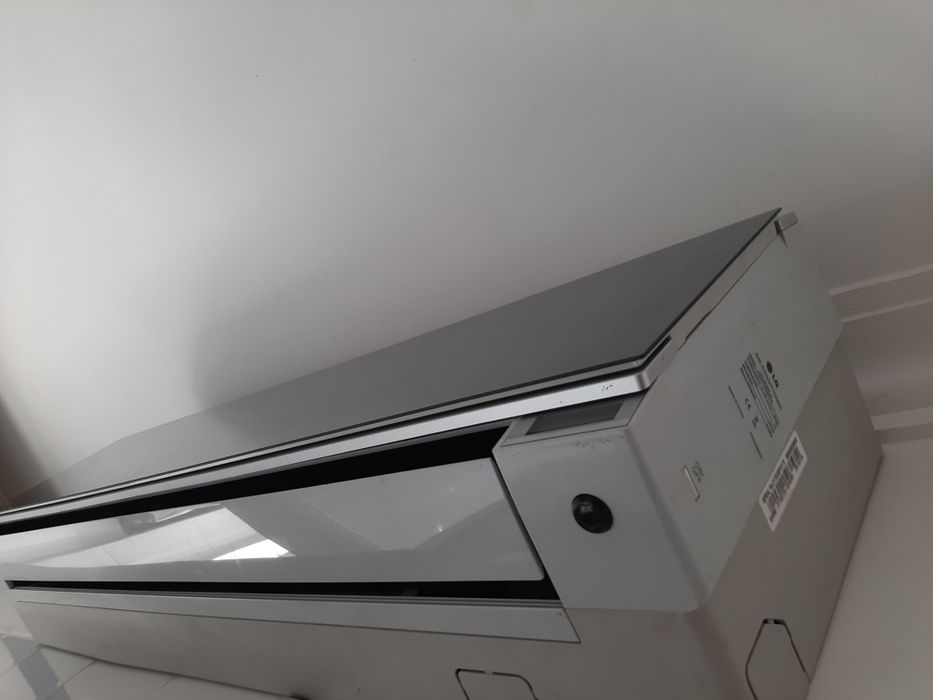 Ar Condicionado LG S-18AWR Interior ArtCool Premium