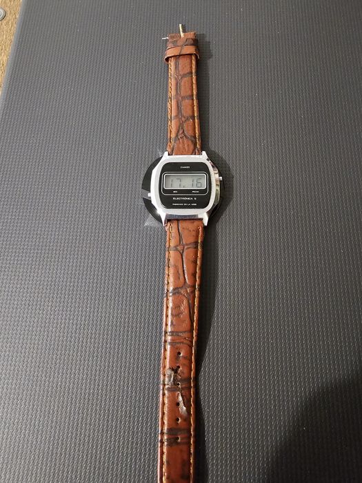 Часы электроника 5