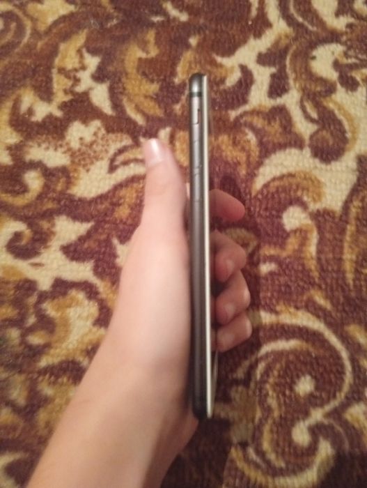телефо iPhone 8 без айквауда 64 гб не видит sim-карту в идеальном