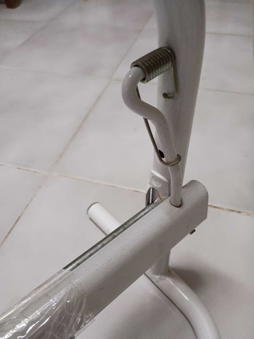Suporte para Rolo / Bobine de Papel de Embrulho (62 cm) – Excelente Estado