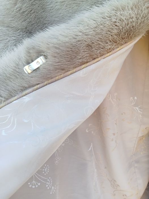 Шуба норка, Греція, довжина - 105 см,розмір - М, 11 700 грн