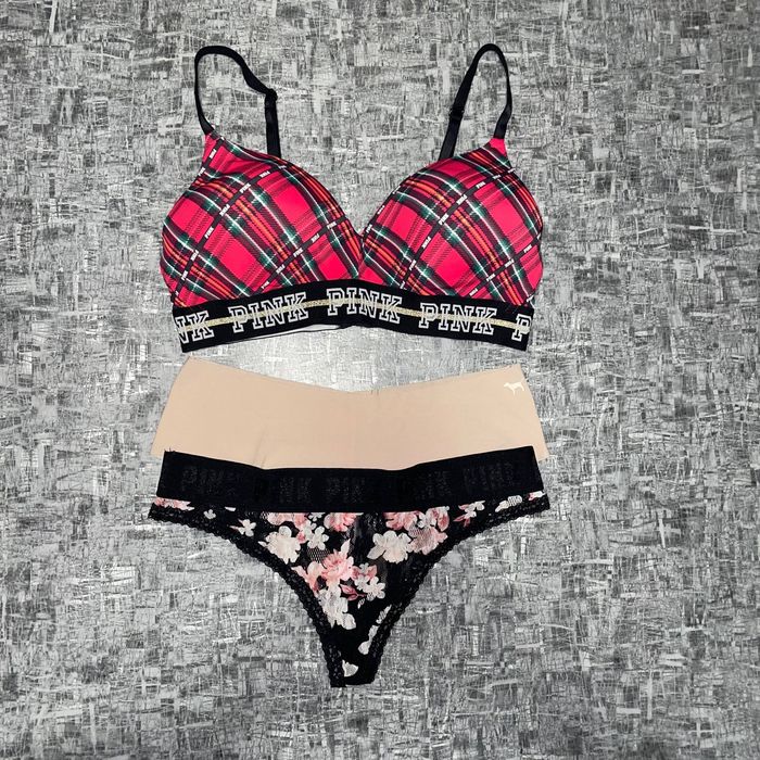Набір нижньої білизни бренду Pink by Victoria Secret (VS)