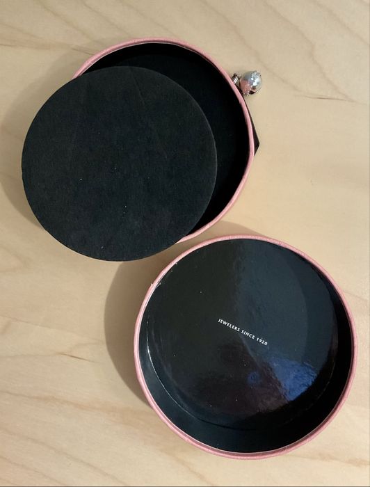 Caixa em tecido rosa Porta joias da Tous