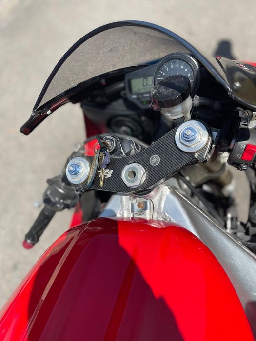 Vendo Yamaha r1 de 2001