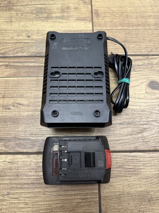 [Zestaw zasilający] Ładowarka BOSCH GAL 18V-40 + bateria, akumulator 5Ah z 2025r.