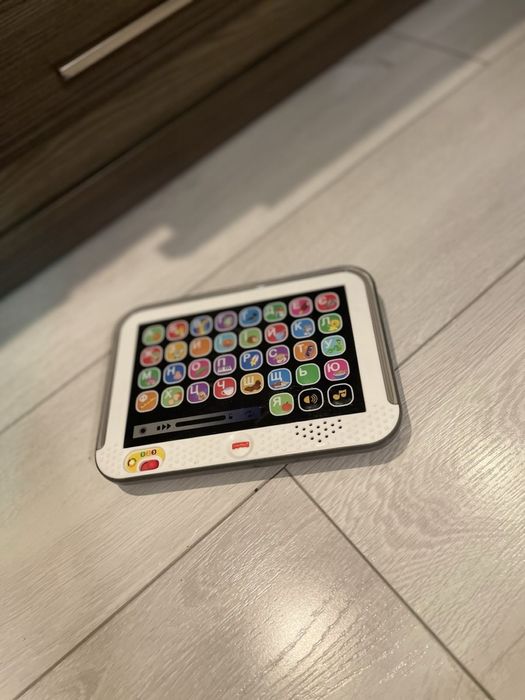 Fisher price іграшки Ноїв ковчег, трактор, планшет, книжечка