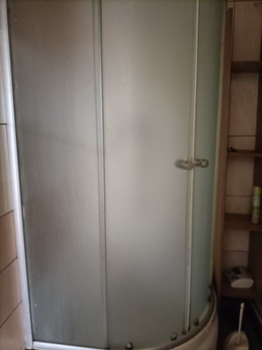 Brodzik z siedziskiem 90 cm i obudową