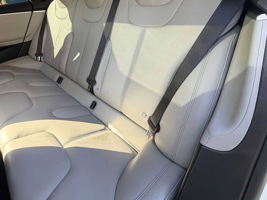 Tesla Model S 75D      2016