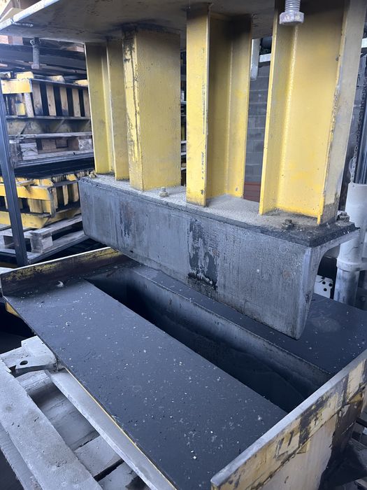 Пресформа Бордюр дорожній