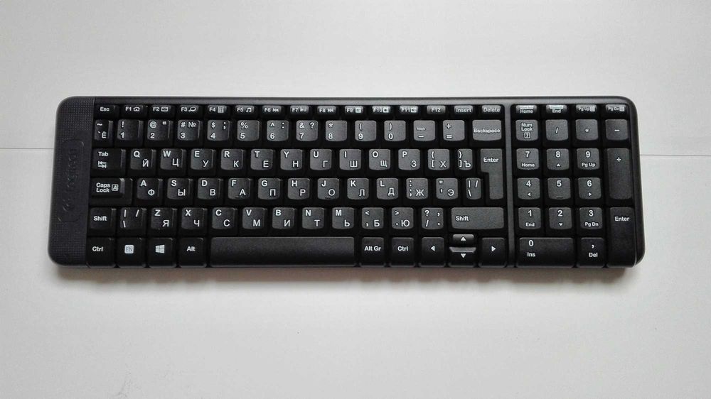 Комплект беспроводной клавиатура и мышь Logitech K220