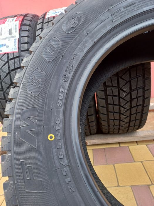 Нова 215/65/16 зима. Резина 26 року. Шини Firemax.  Продаж 2 або 4 шт.