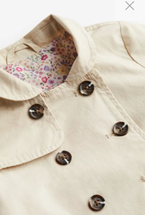 Стильний і практичний тренч для дівчинки.