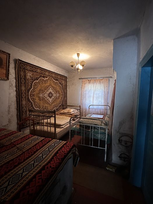 Будинок з ділянкою