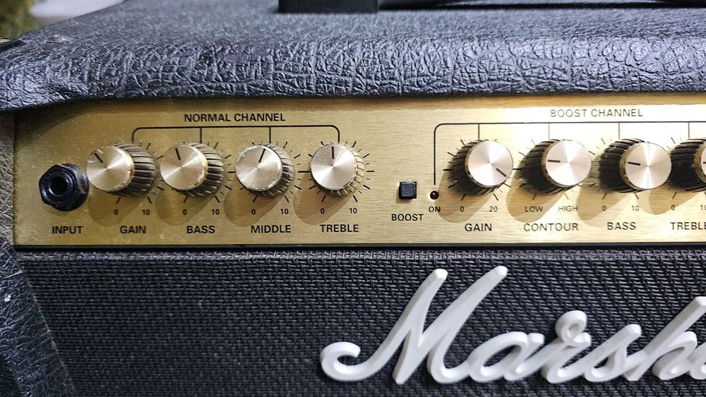 Marshall Valvestate 8040 4 0W Made in England Celestion G12L + footswitch + kabel