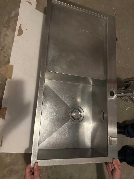 Pia Cozinha em Inox, marca FRANKE c/ torneira